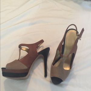 Jessica Simpson platforms